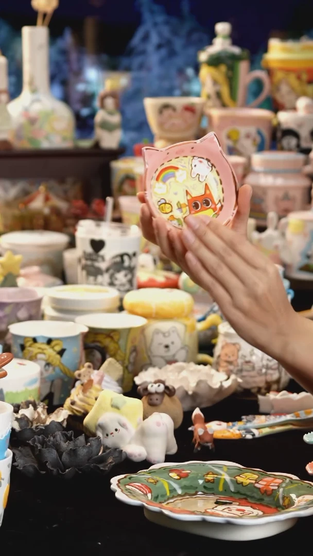 摆件陶景德镇釉下彩手绘设计师款陶瓷