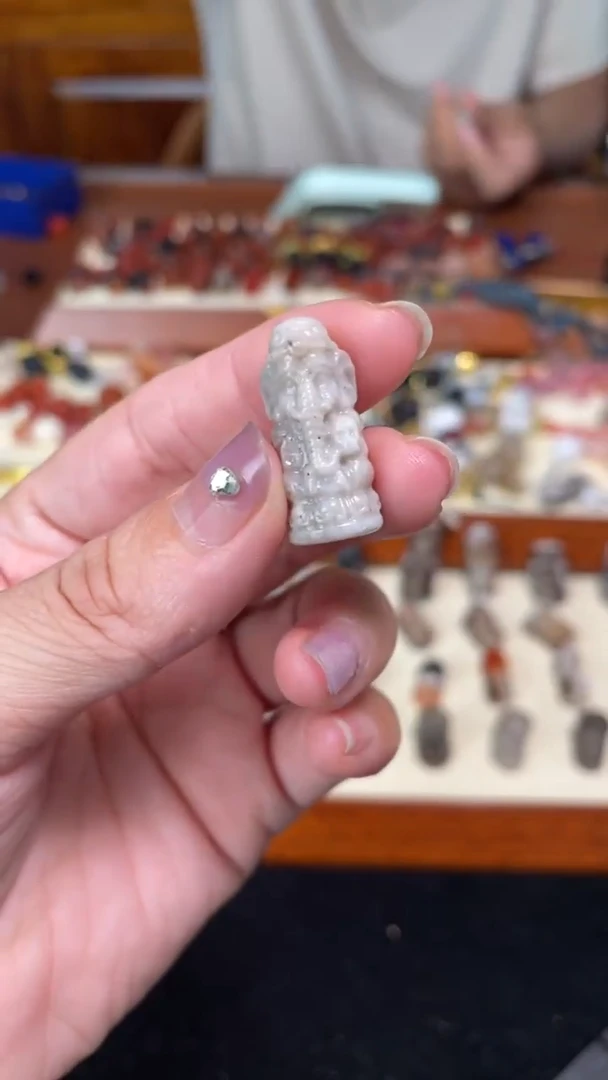 玛瑙/玉髓颈饰未镶嵌23四臂象神