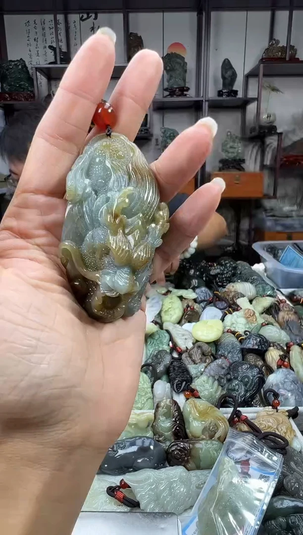 未镶嵌和田玉把件1