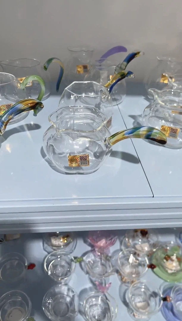 纳福侧把迷翠，，，，，，，