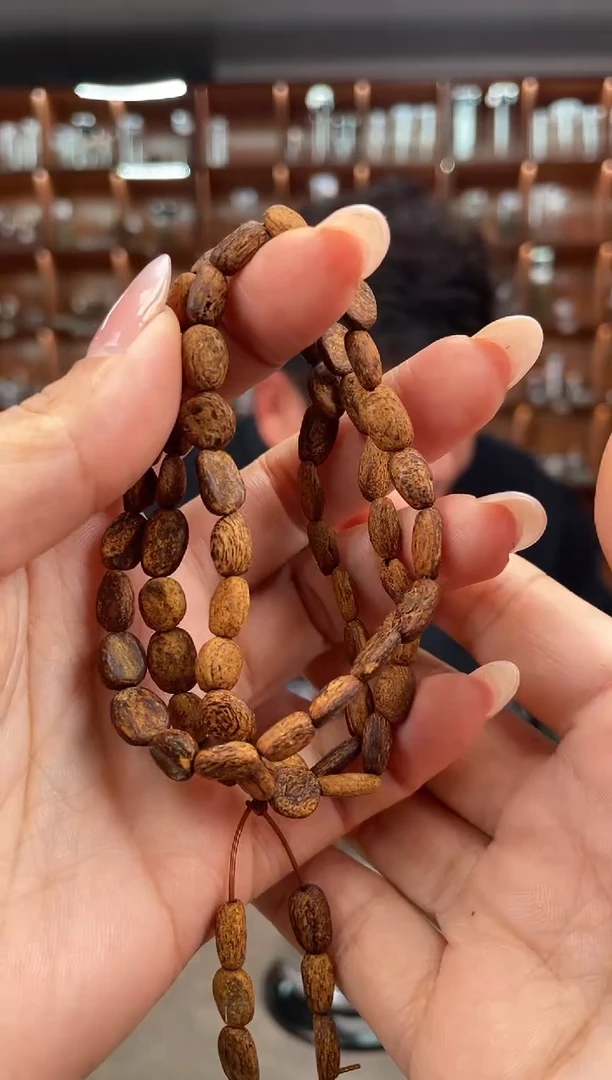 【闪购商品】沉香手串70号惠安红土多样性发一条