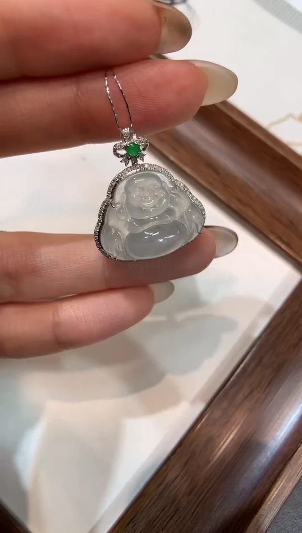 颈饰18K金镶嵌翡翠佛公