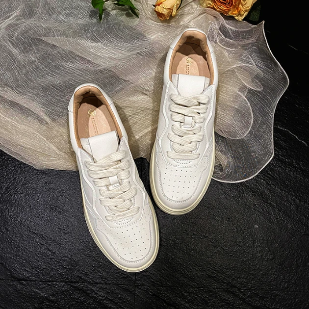 小白鞋女真皮厚底拼色透气复古百搭运动休闲鞋W2410013