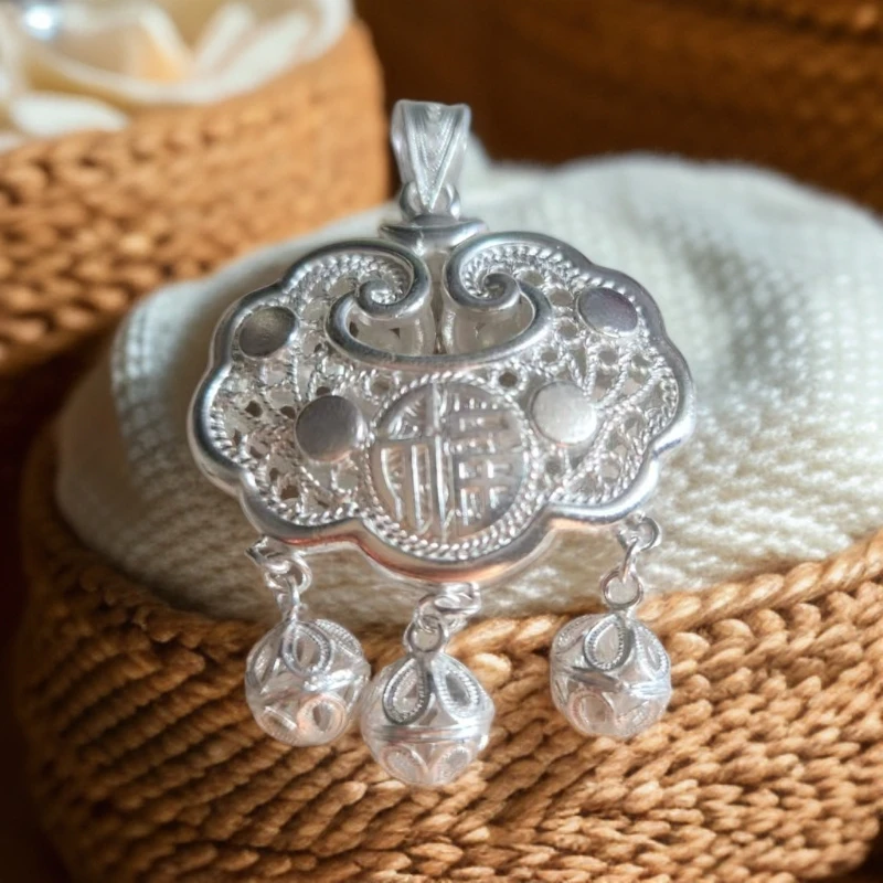 足银银制品 足银 14g左右 手工长命平安锁