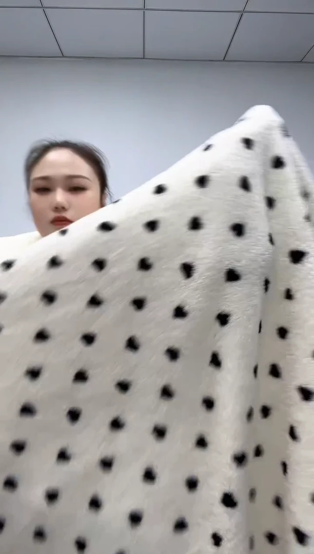 法兰绒2.6X1.2左右以主播所说为准左右以主播所说为准