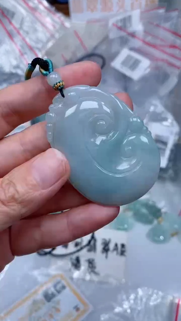 颈饰未镶嵌翡翠吊坠