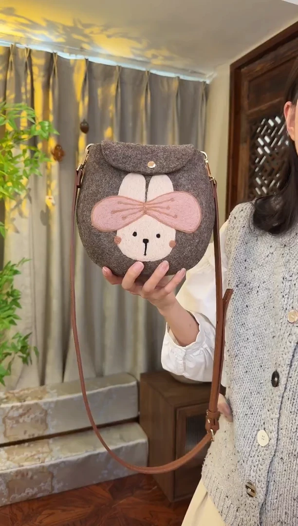 羊毛非遗羊毛毡包 蛋蛋包蝴蝶结兔子