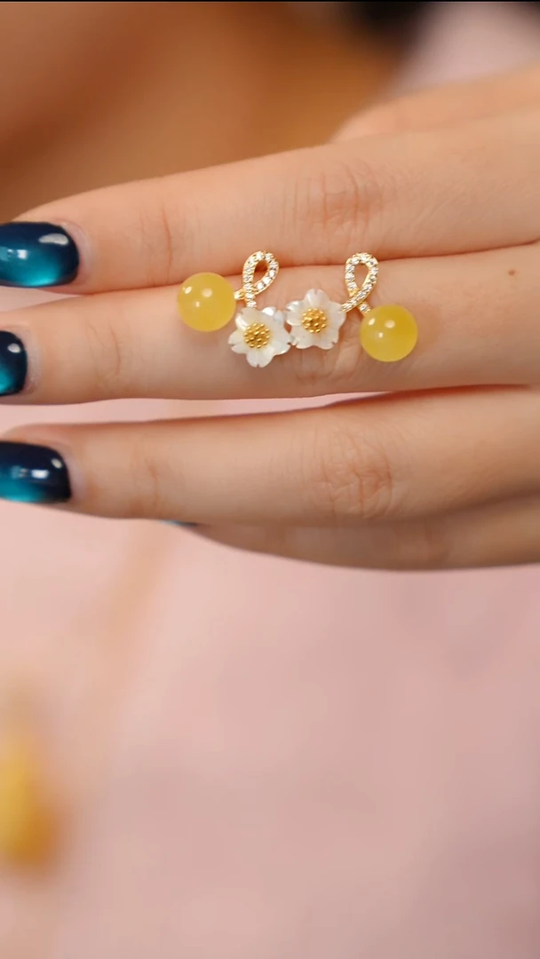 蜜蜡银S925镶嵌耳饰圆珠花花耳钉