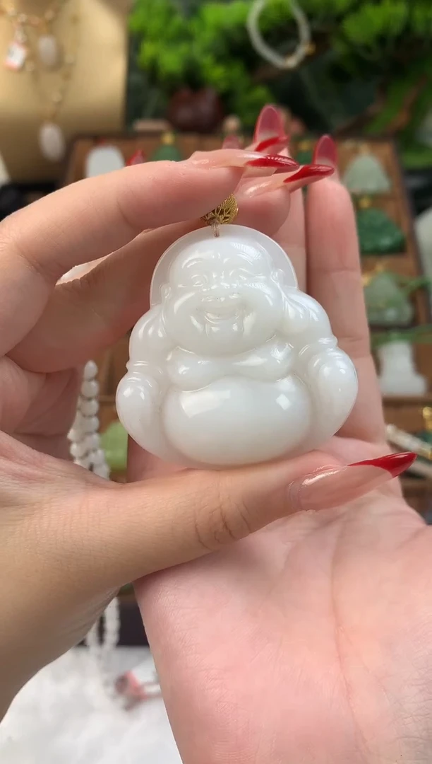 颈饰未镶嵌和田玉吊坠