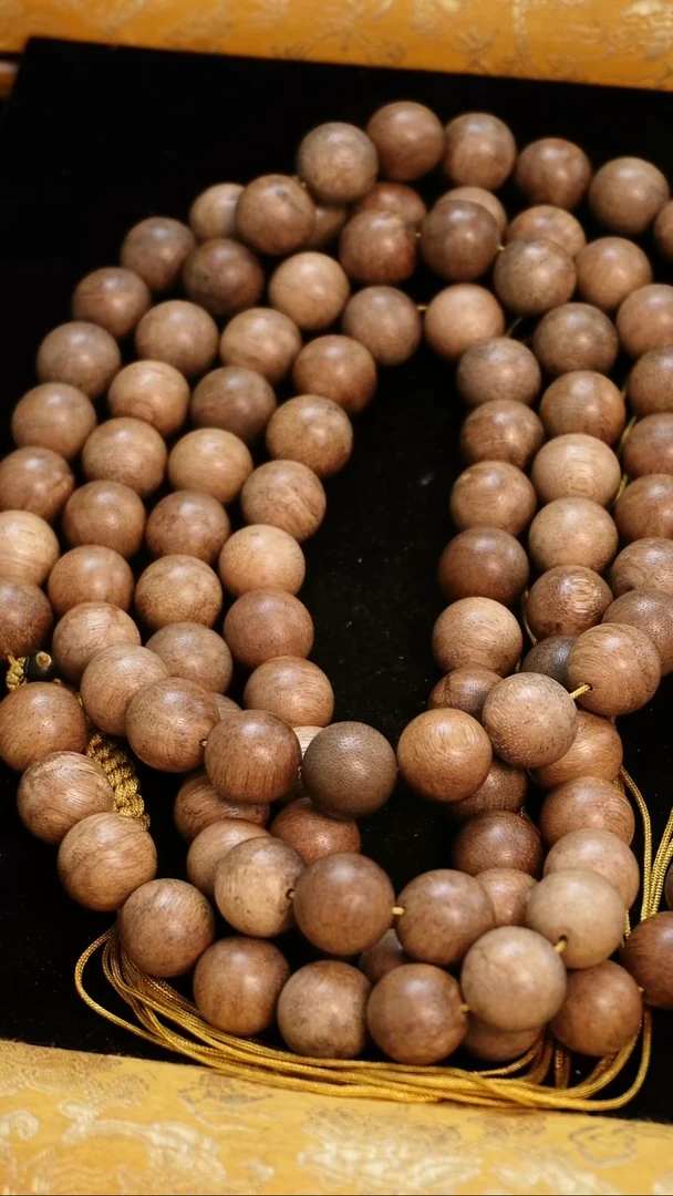 沉香手串马来西亚1.6cm*108颗