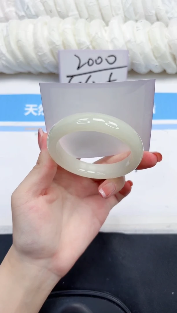 未镶嵌手镯石英质玉21-60-仪式感