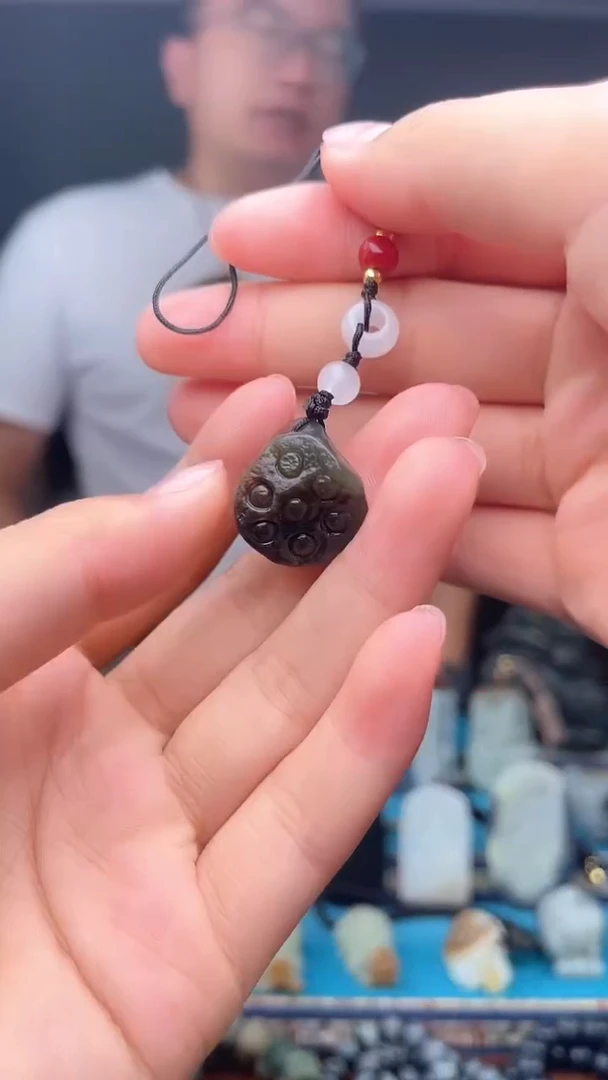 未镶嵌和田玉挂件1