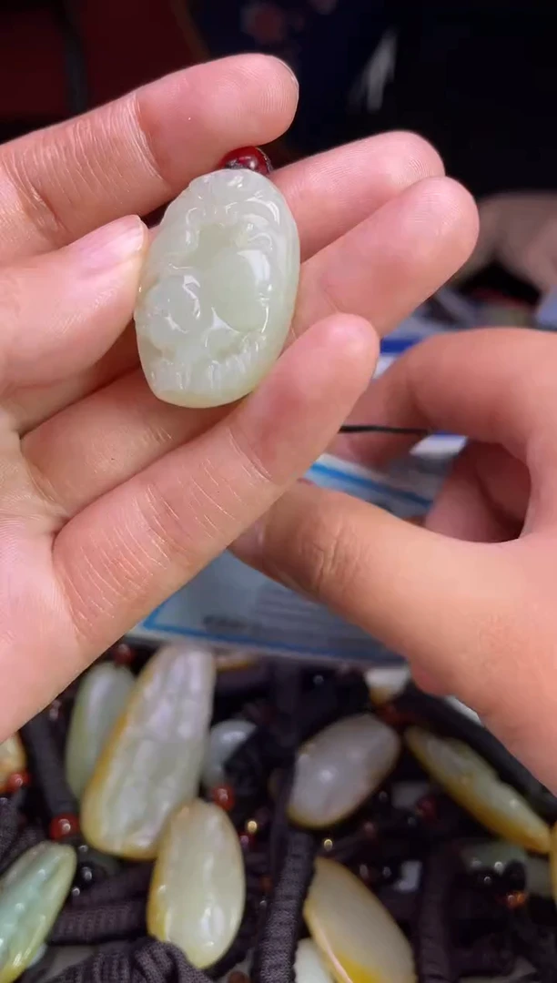 未镶嵌和田玉挂件1