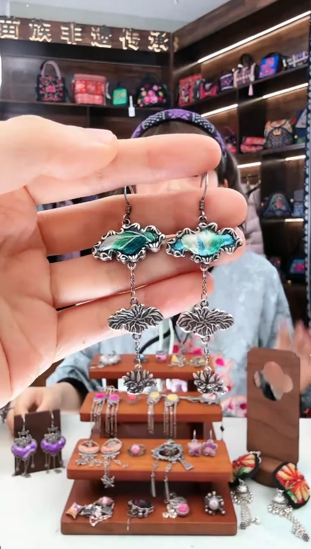 【闪购商品】织绣158蚩梦苗族古绣