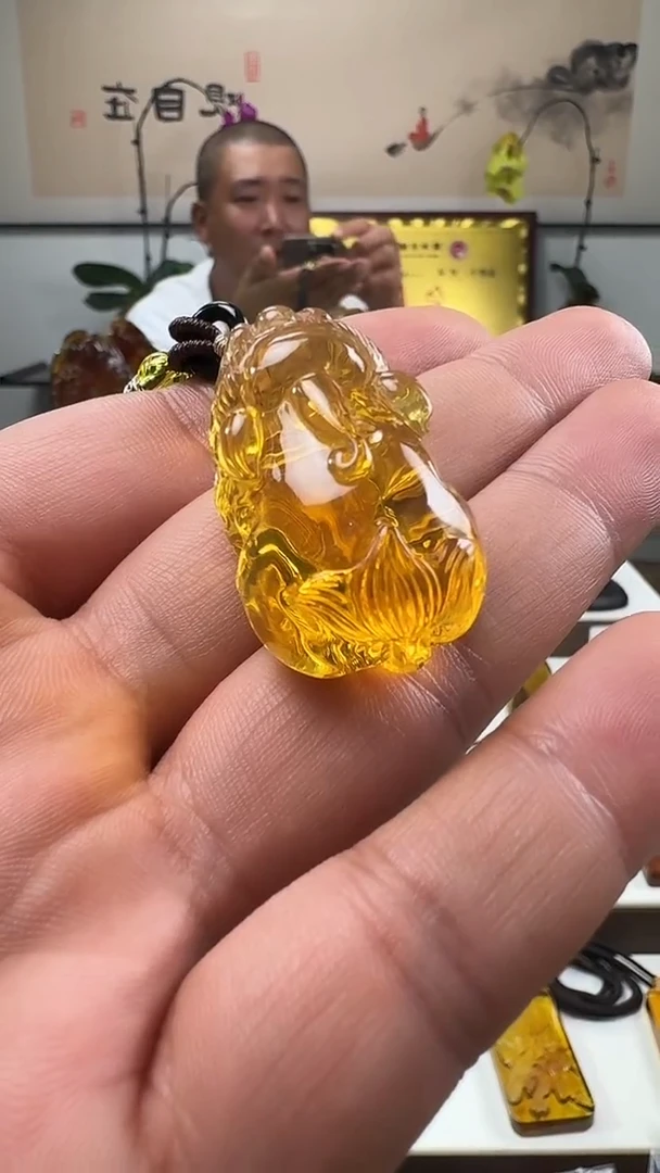 未镶嵌吊坠(不含链)琥珀貔貅吊坠