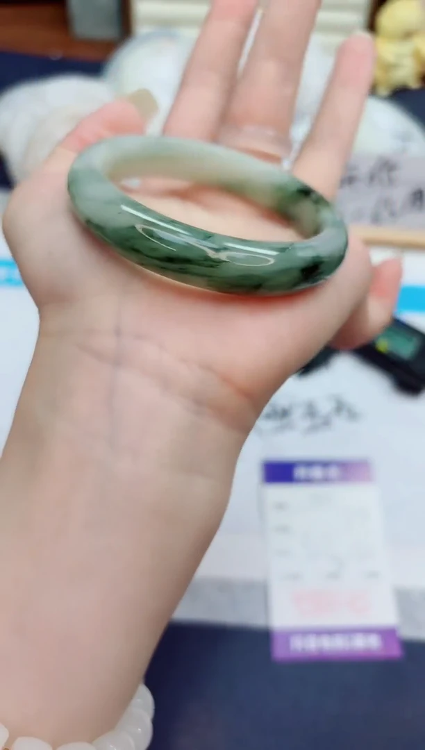 石英质玉手镯未镶嵌111-天山翠-圈口53