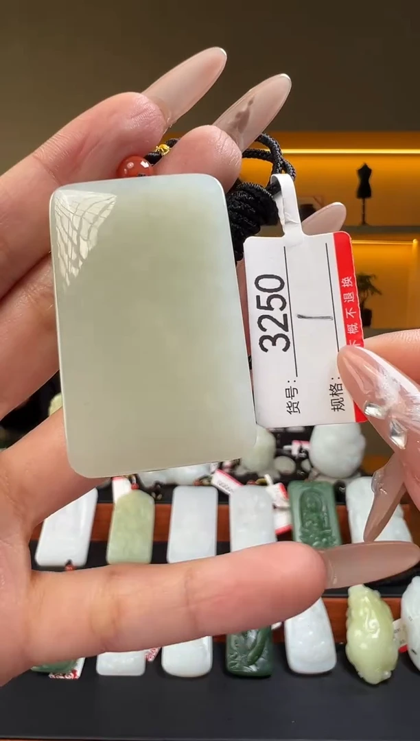 颈饰未镶嵌和田玉1