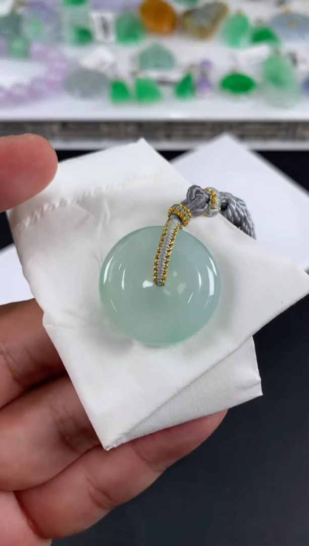 未镶嵌定制翡翠t***光翡翠