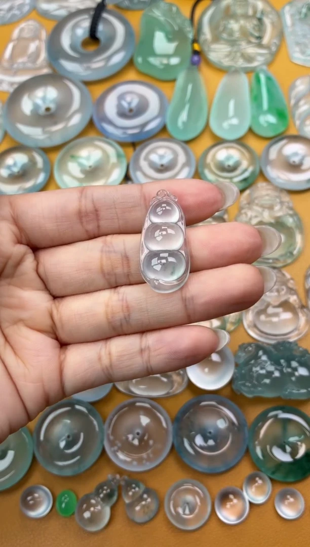 吊坠(不含链)未镶嵌翡翠50 豆子 31.4 14.9 6.0