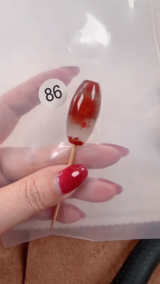 未镶嵌南红玛瑙珠宝半成品原矿无优化无胶裂桶珠