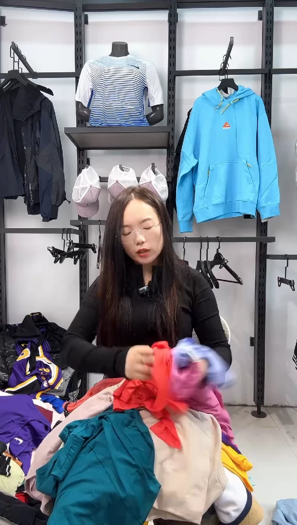 2299  编码  耐克卫衣服饰过款为准 尺码