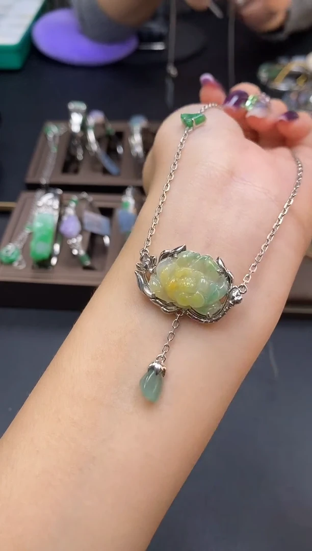 颈饰银S925镶嵌翡翠净货15925