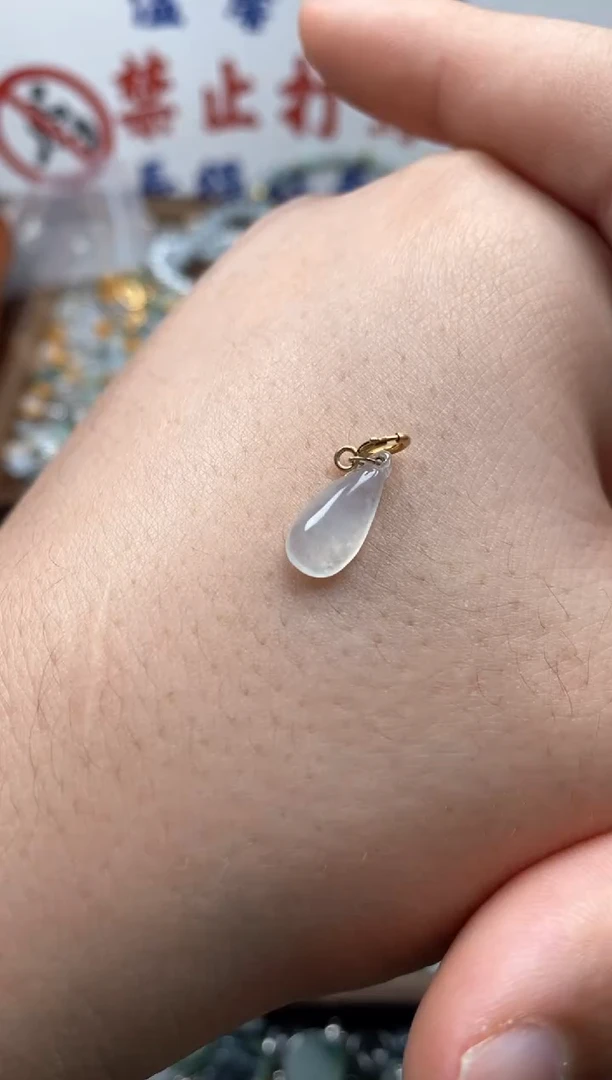 【闪购商品】翡翠颈饰未镶嵌哥哥