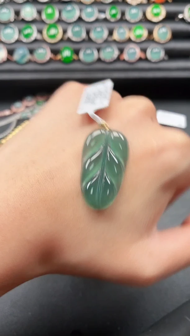 翡翠戒指18K金镶嵌1111