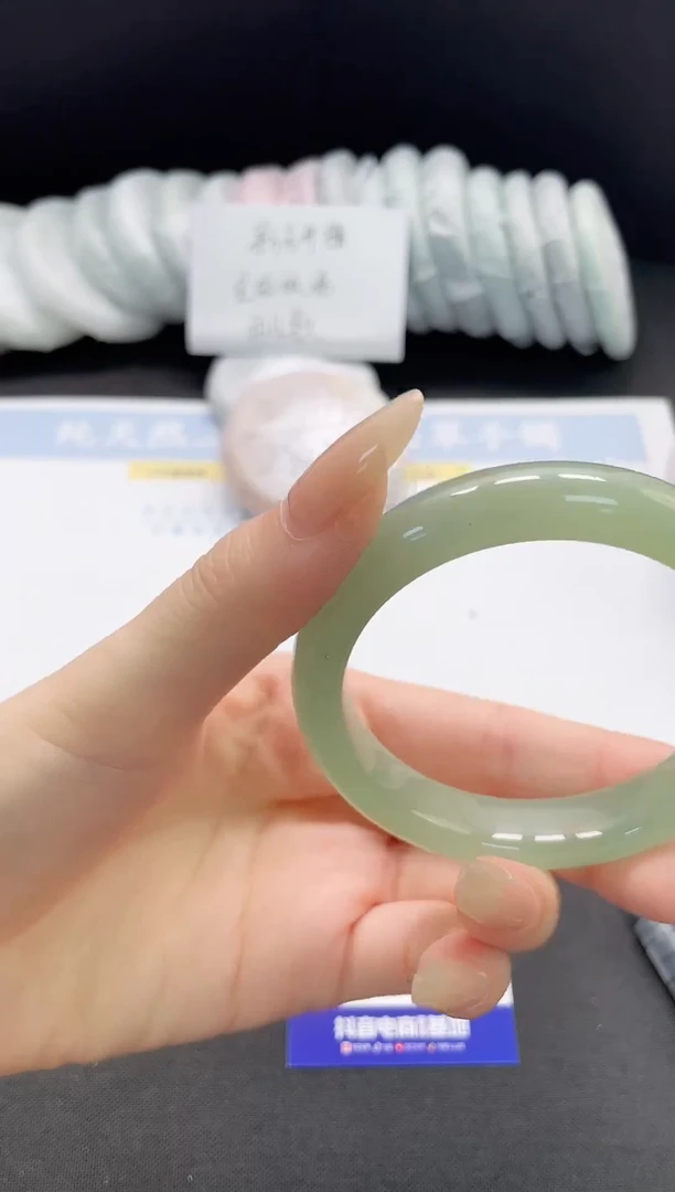 未镶嵌手镯石英质玉27-58