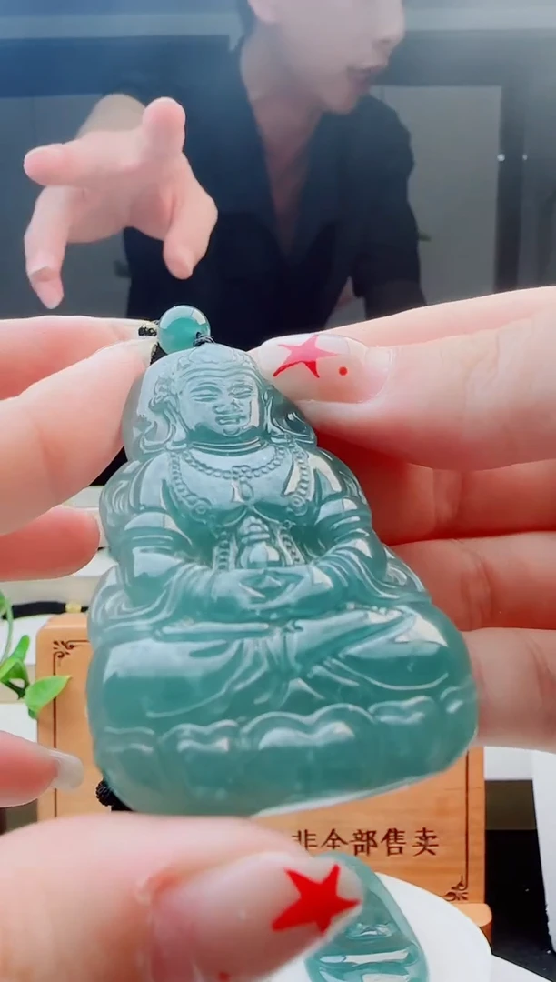 颈饰未镶嵌翡翠多样性发其中一