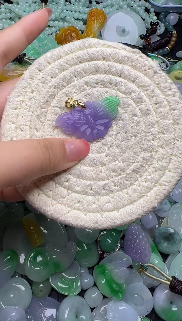 翡翠未镶嵌颈饰天然缅甸翡翠吊坠