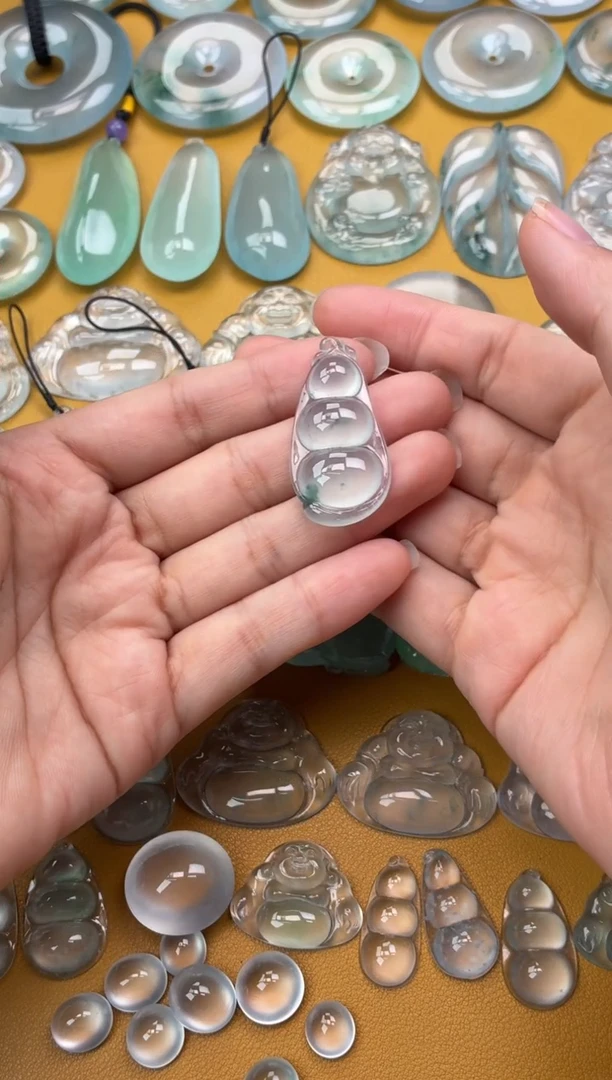 吊坠(不含链)未镶嵌翡翠11 豆子 37.6 19 6.6