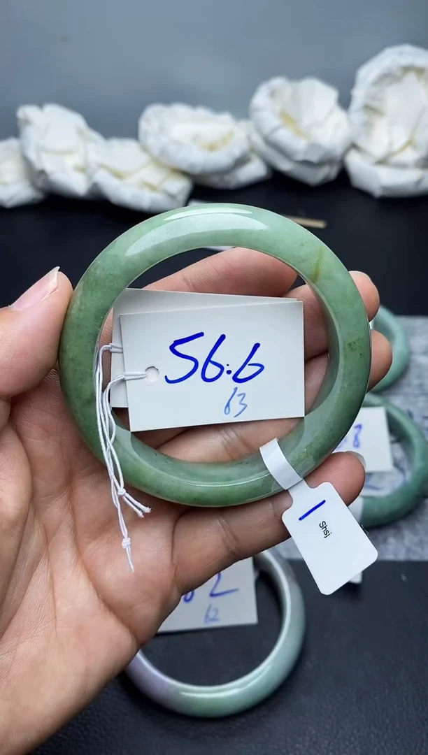 未镶嵌手镯翡翠63