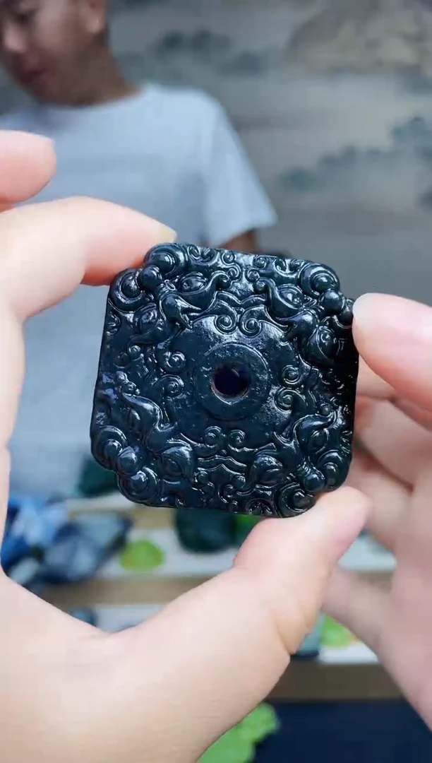 和田玉未镶嵌颈饰1