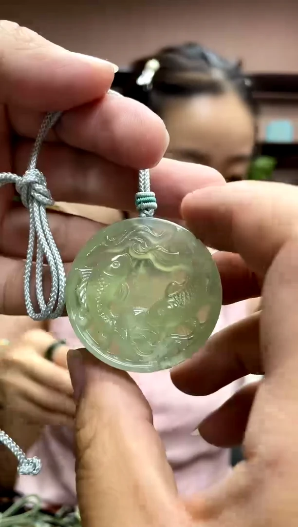 岫玉未镶嵌颈饰·