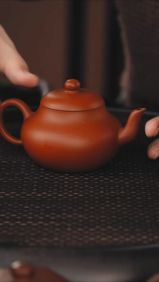 茶壶紫砂梨形 朱泥