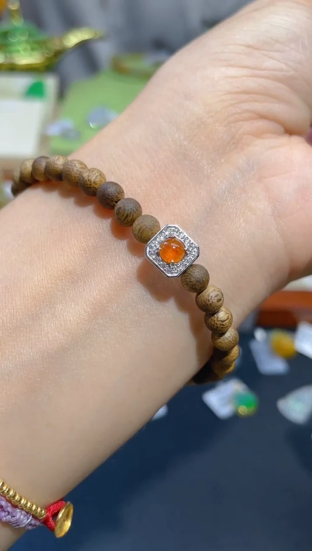 翡翠未镶嵌颈饰手串