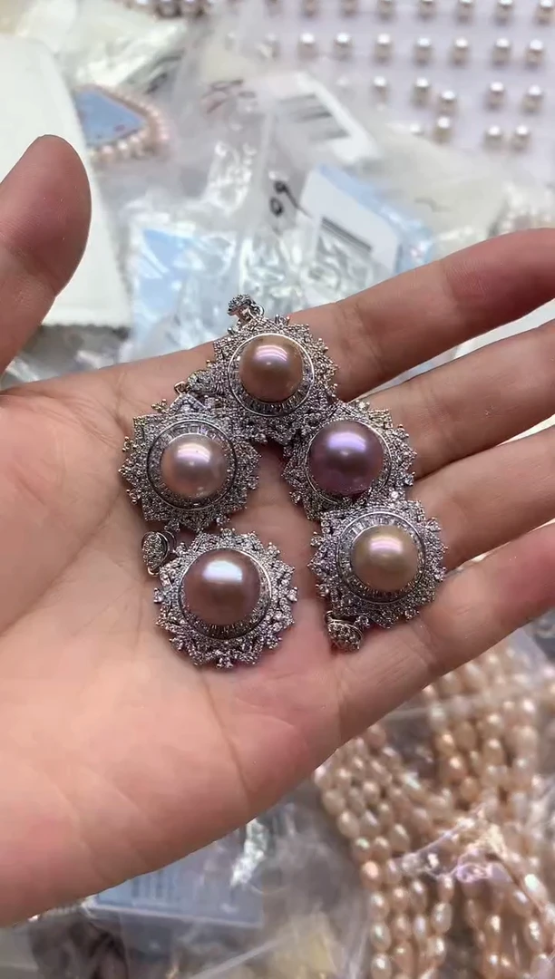 淡水珍珠合金吊坠(不含链)多样性发其一，非无暇