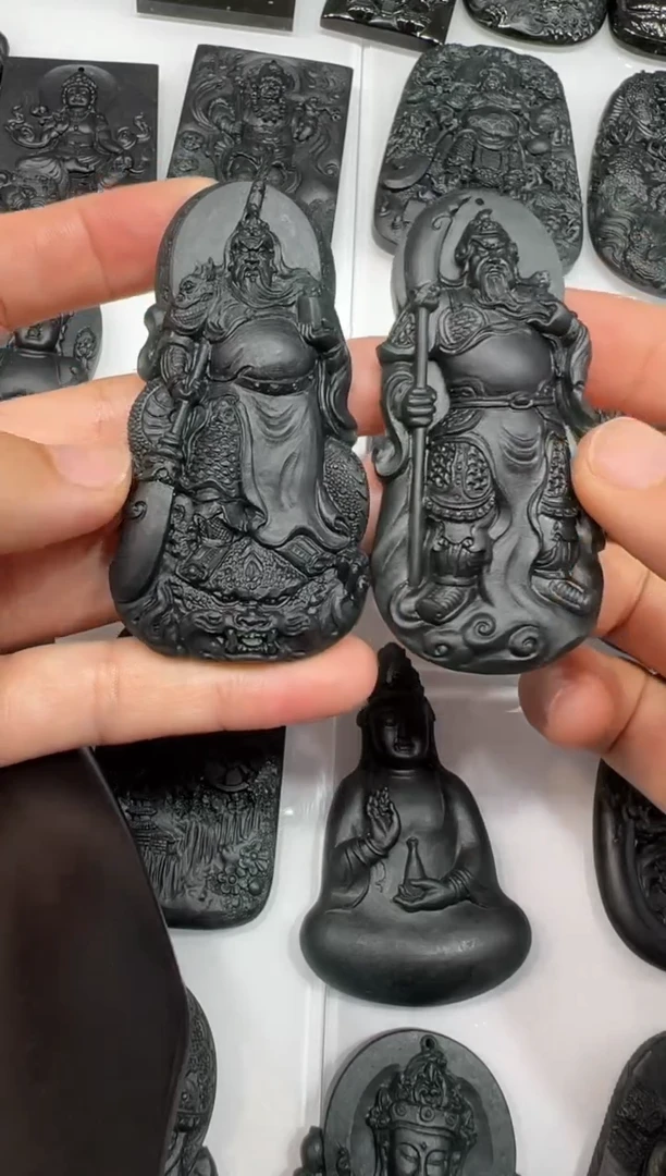 定制翡翠未镶嵌关公