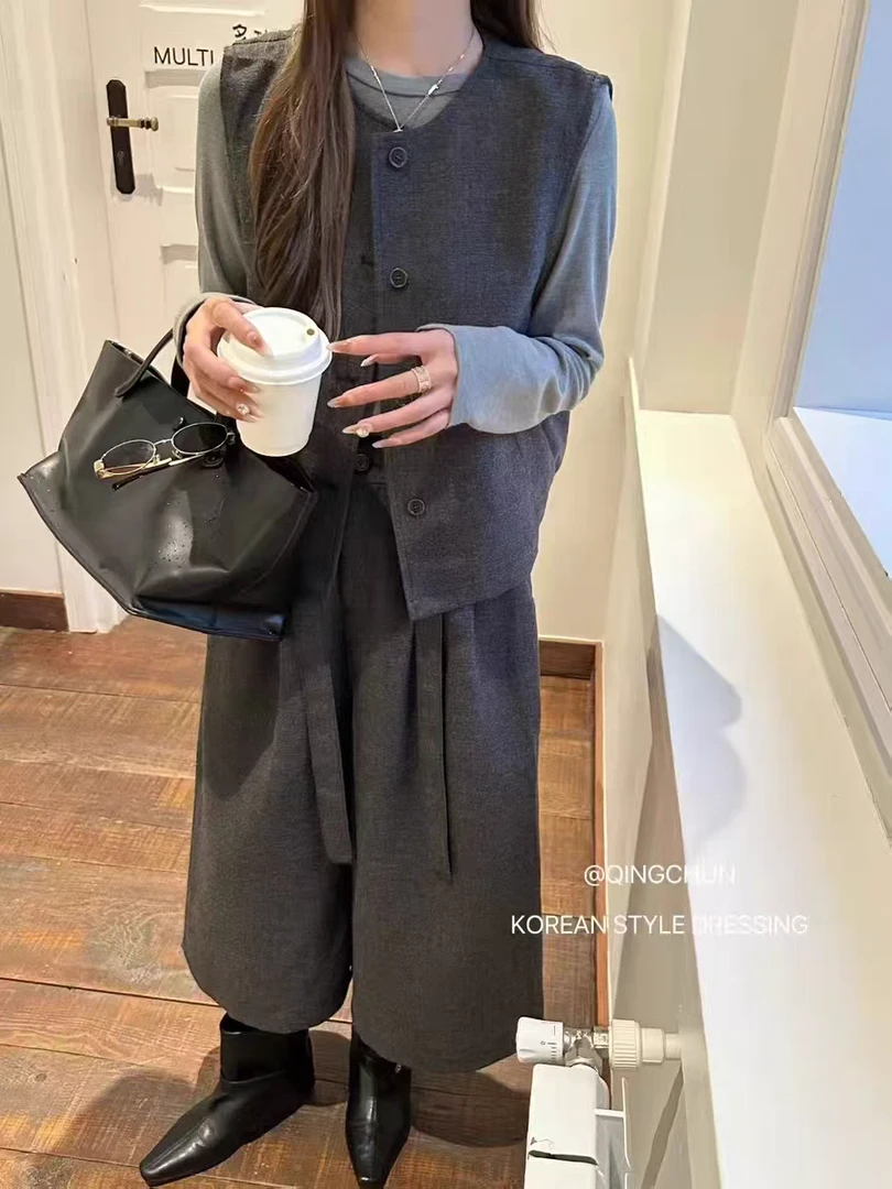 时尚毛呢套装2025女秋冬新款设计感马甲+打底衫+九分阔腿裤三件套