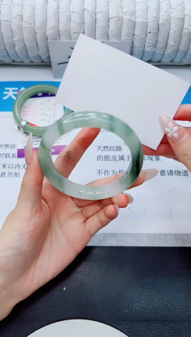 石英质玉手镯未镶嵌123/58