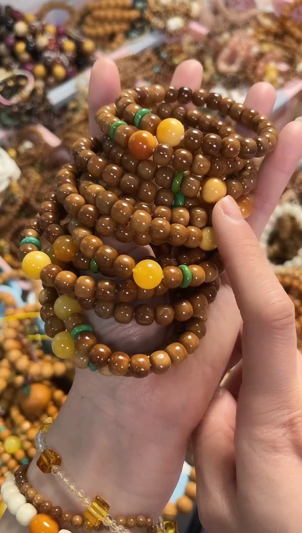 未镶嵌手串石英质玉（缅黄）库克老型7*8mm搭配缅黄多样性发其一