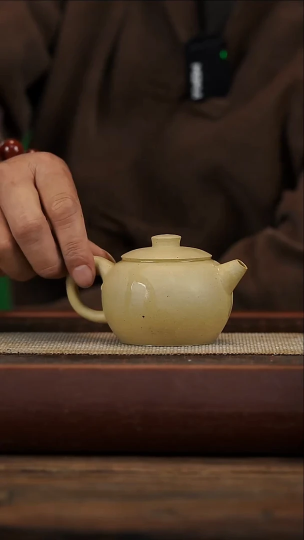 茶壶紫砂本绿巨轮微瑕