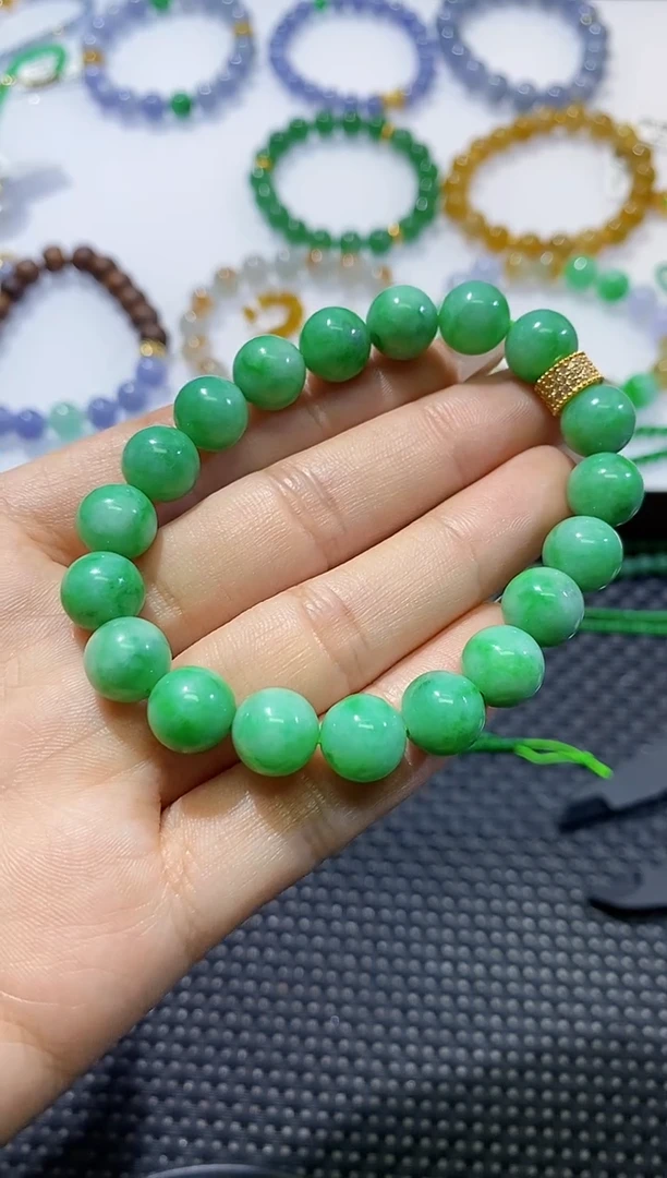 散珠翡翠卡9.9绿手串