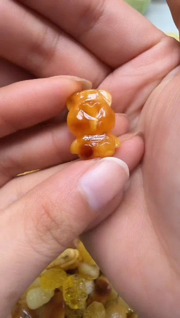 裸石琥珀未镶嵌如图