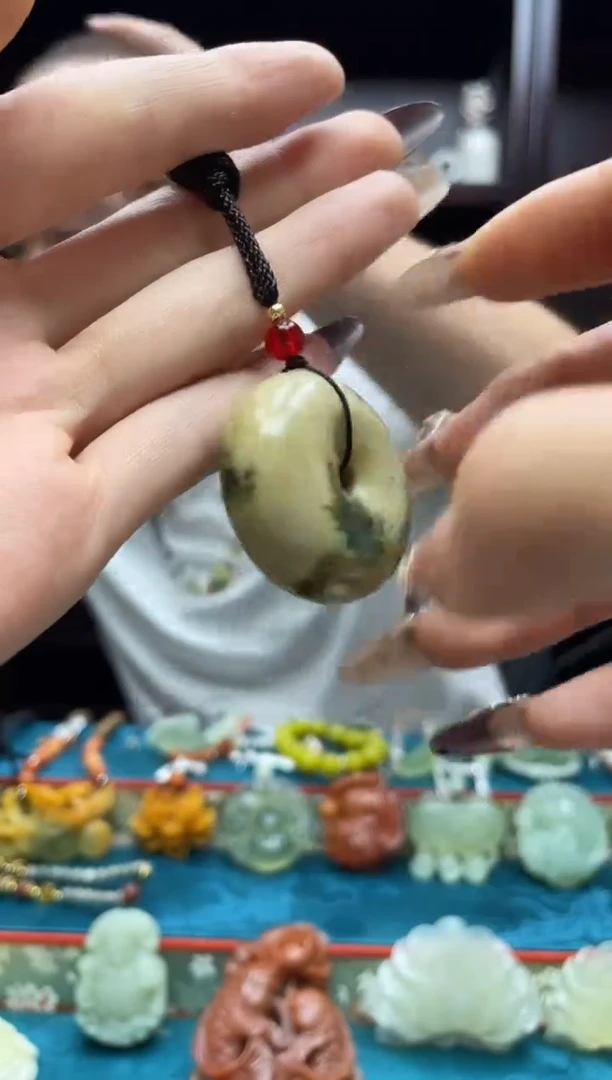 未镶嵌岫玉吊坠·