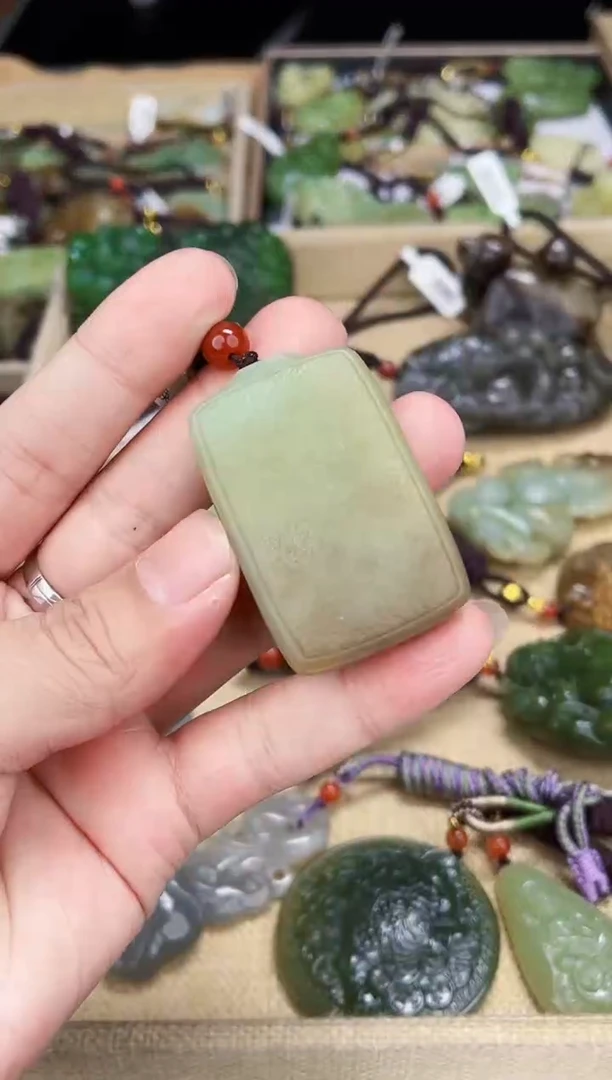 颈饰未镶嵌和田玉1