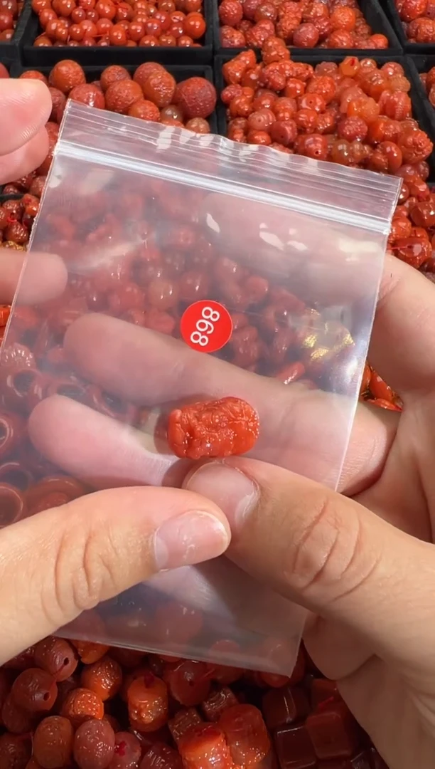 南红玛瑙未镶嵌颈饰1