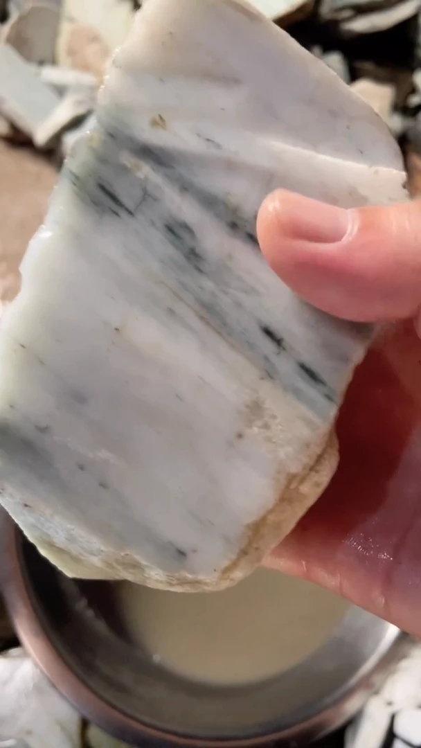 配石翡翠翡翠边角料未加工75