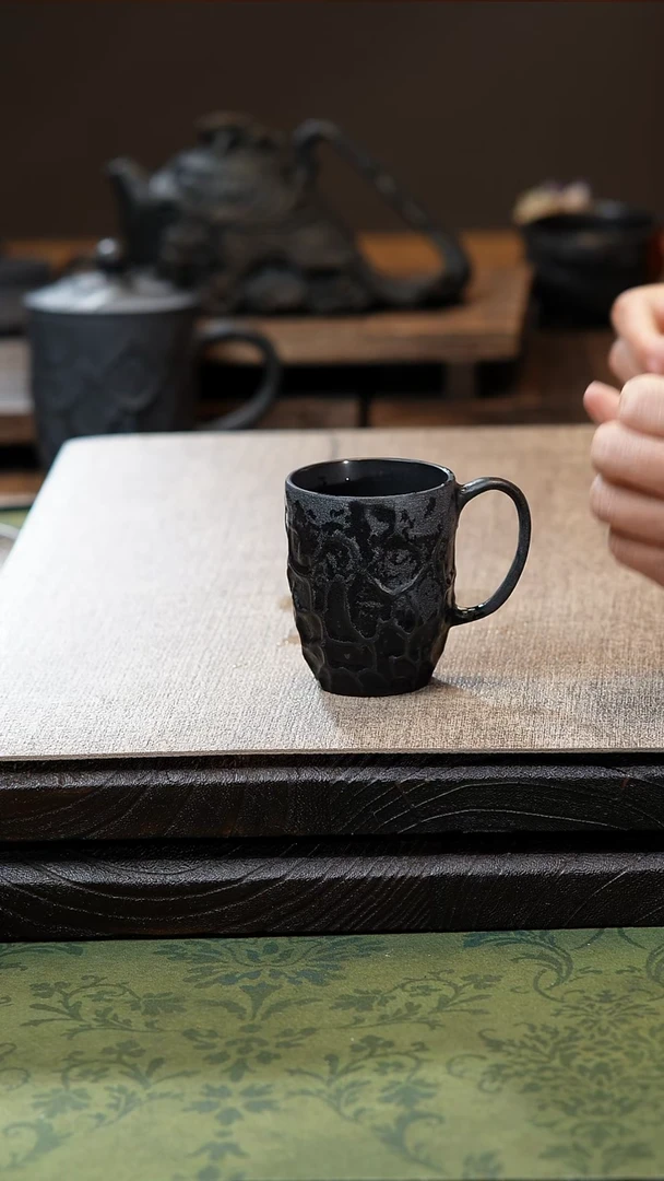 中式归玉堂冰碛岩重工雕刻树皮纹手柄杯